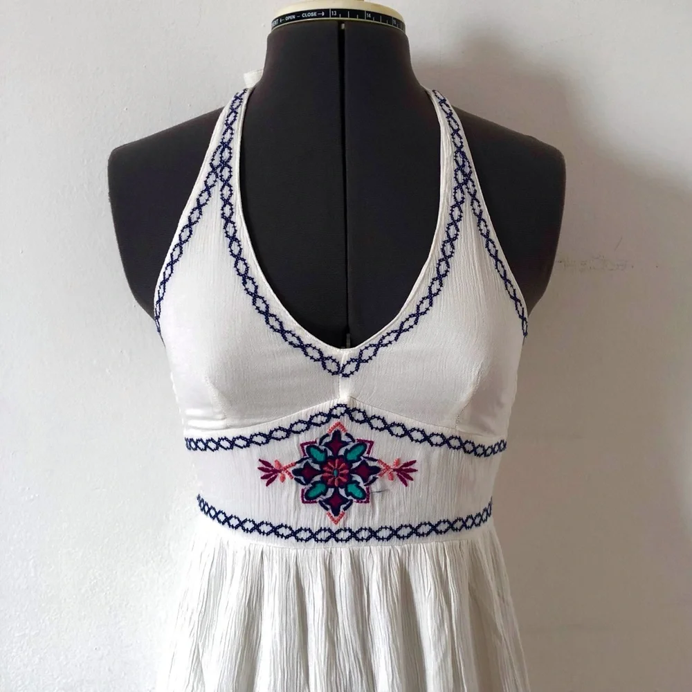 Hollister white embroidered halter dress sz XS